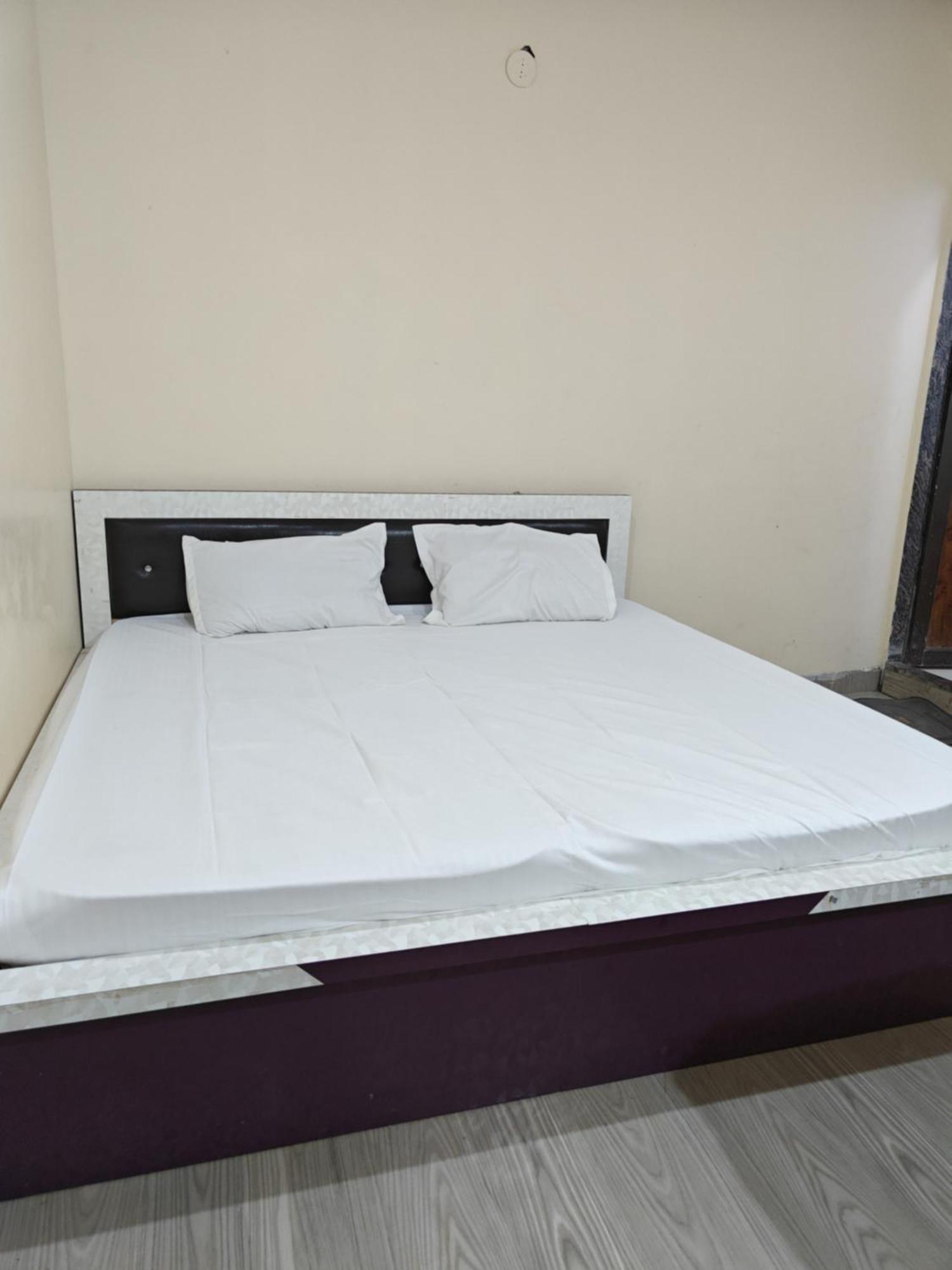 Hotel Shyam Sarover And Restaurant Ringas Quarto foto